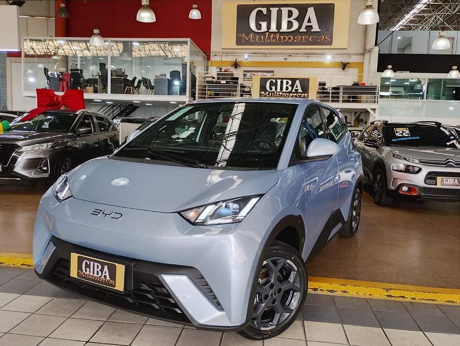 BYD Dolphin Mini lidera os carros elétricos no Brasil em 2026