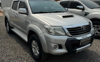 1 TOYOTA HILUX 3.0 SRV 4x4 DIESEL AT 2013